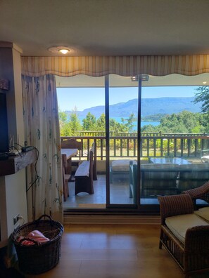Smart TV - Bordelago Pucón Private Beach (Pucon)