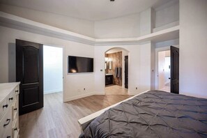 3 chambres, fer et planche à repasser, Wi-Fi, draps fournis