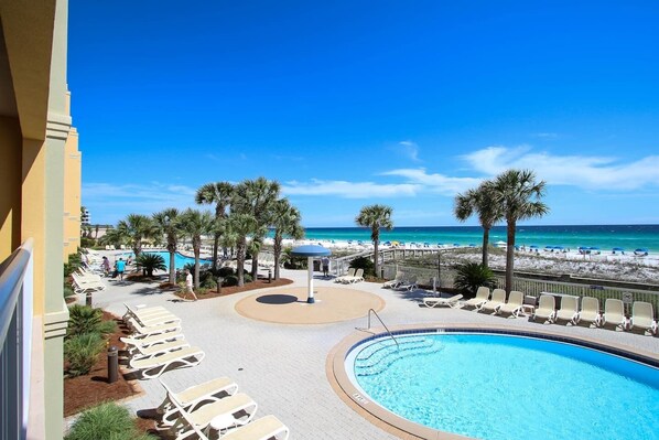 Relax with coffee or wine on your expansive oceanfront balcony - 3BR ~ Beachfront ~ Huge Balcony ~ 2 Pools ~ Luxury (Fort Walton Beach)