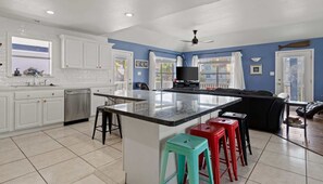 Interior - Paradise on Padre - Private Pool, Game Room (South Padre Island)