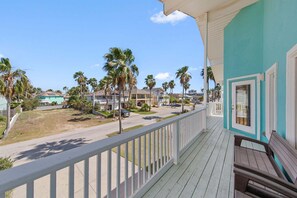 Terrace/patio - 217 Spacious 4BR, 3BA home on South Padre Island, perfect for family getaways! (South Padre Island)