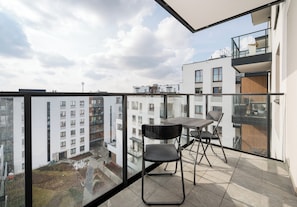 Outdoor dining - Bokserska Apartment with FREE Parking (Warszawa)