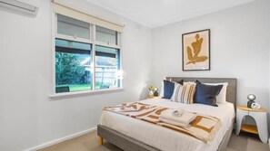 3 Schlafzimmer, Schreibtisch, Bügeleisen/Bügelbrett, kostenloses WLAN