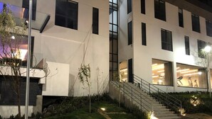 Exterior detail - 2-bedroom apartment close to comercial area and industrial zones (Qro.)