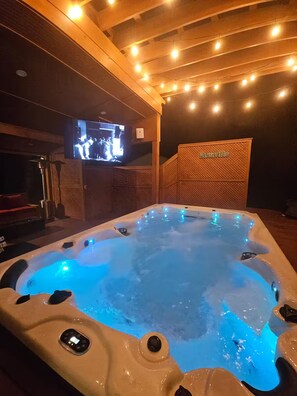 Unclassified image, 5 of 53, button - Hot Tub House Near Nashville - Gym, Game Room, Basketball Hoop (Ashland City)