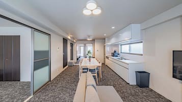 Family Triple Room, Balcony, Canal View | Free WiFi, bed sheets