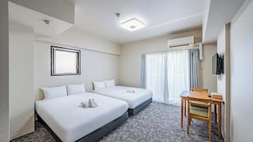 Standard Quadruple Room, Balcony, Canal View | Free WiFi, bed sheets