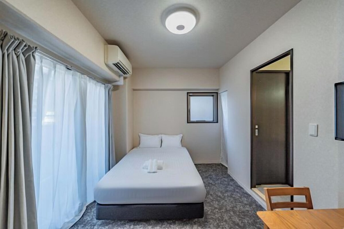 WiFi (free), bed sheets