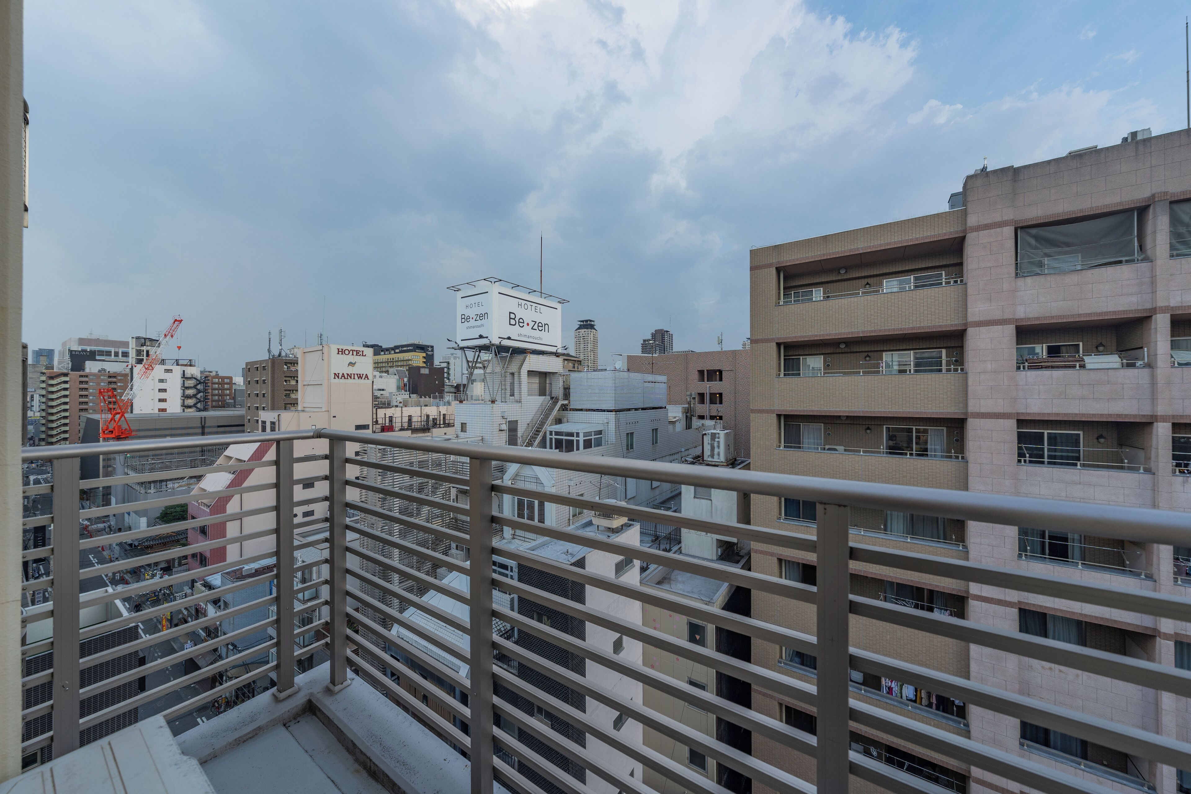 家庭三人房, 露台, 運河景 | 免費 Wi-Fi、床單