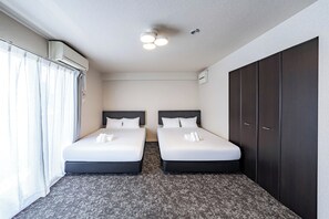 Family Triple Room, Balcony, Canal View