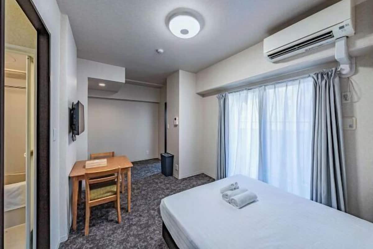 Wi-Fi de cortesia, roupa de cama