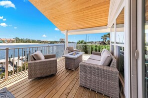 Terrace/patio - On the Canal - Swimming Pool, Fireside Chats, Hammock Time & Waterfront Sunning (Pensacola)