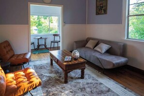 TV - Homelike 2BDR Unit Centre of Leura Walk to Shops (Leura)