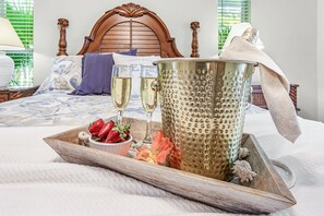 Iron/ironing board, free WiFi, bed sheets - Gulf Access, Heated Pool, Bikes- Coastal Breeze - Roelens Vacations (Cape Coral)