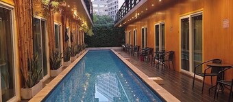 Bangkok Thailand 1BR W/ Pool