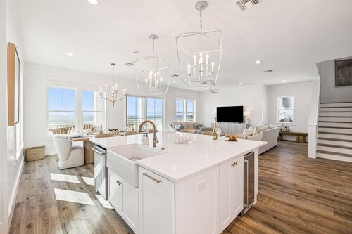 ✨ BRAND NEW! Luxury ~ Gulf Views ~ Private Pool ~ Sleeps 22 🏖️