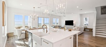 ✨ BRAND NEW! Luxury ~ Gulf Views ~ Private Pool ~ Sleeps 22 🏖️