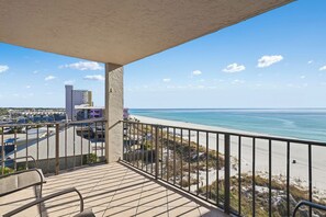 Property grounds - Moondrifter 703 - Free Beach Chairs! (Panama City)