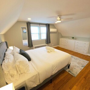 3 bedrooms, iron/ironing board, Internet, bed sheets