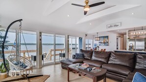Unclassified image, 5 of 23, button - Cayuga Lake Holiday House - Waterfront w/ Sunset Views (Ledyard)