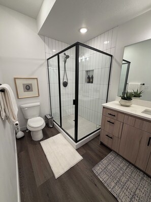 Shower, hair dryer, towels, soap - Heber Valley Condo-Pickleball-Tesla Charger (Heber City)