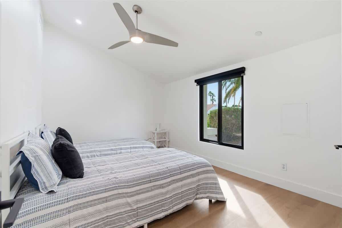 4 bedrooms, iron/ironing board, travel crib, free WiFi