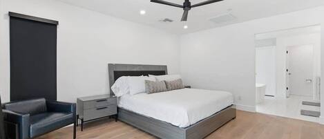 4 bedrooms, iron/ironing board, travel crib, free WiFi