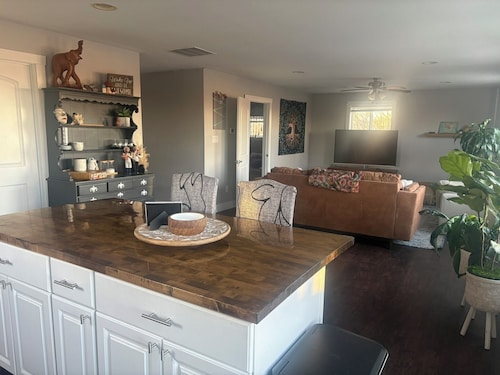 Benson Homestead & Stable - Cozy Barndominium with Horses, Mini Donkeys, Ducks