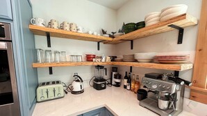 Private kitchen - Tahoe Living at the Forest’s Edge - 2BR + Loft, Near Heavenly & Beaches (South Lake Tahoe)