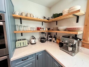Private kitchen - Tahoe Living at the Forest’s Edge - 2BR + Loft, Near Heavenly & Beaches (South Lake Tahoe)