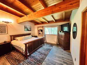 WiFi, bed sheets - Tahoe Living at the Forest’s Edge - 2BR + Loft, Near Heavenly & Beaches (South Lake Tahoe)