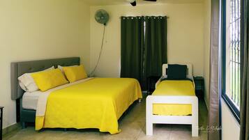 1 bedroom, desk, free WiFi, bed sheets