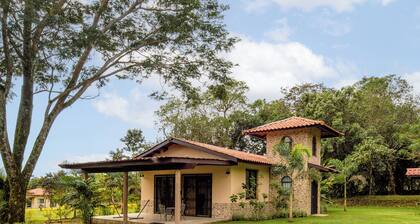 Terrific 1-bedroom bungalow in Alto Boquete, in Mata del Frances!