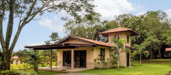 Terrific 1-bedroom bungalow in Alto Boquete, in Mata del Frances!