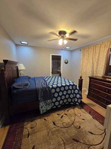 Charming Blue Horizen 4-bedroom house with AC in quite neighborhood in Malvern