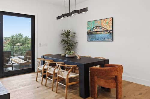 House (5 Bedrooms) | Interior