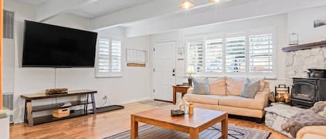 House (2 Bedrooms) | Living area | TV, fireplace