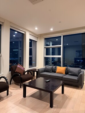 Interior - Luxury 2bd 2bath DTLA High-Rise Panoramic Views (Los Angeles)