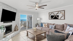 House (3 Bedrooms) | Interior - Beachfront Townhome With Instant Access to Beach Beachside Kisses by Avantstay (Fort Walton Beach)
