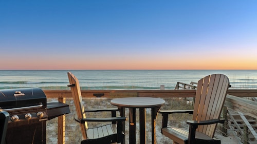 Beachfront Townhome With Instant Access to Beach Beachside Kisses by Avantstay