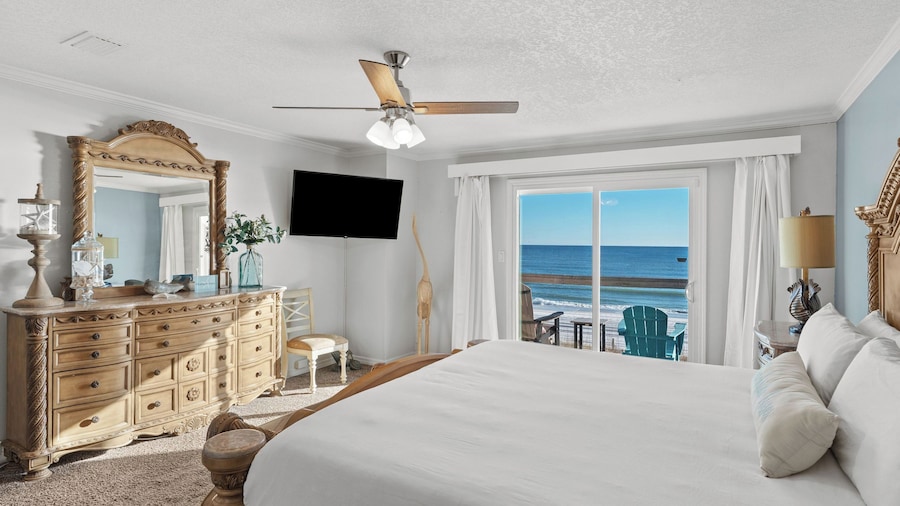 Beachfront Townhome With Instant Access to Beach Beachside Kisses by Avantstay