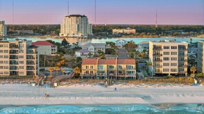 Interior - Beachfront Townhome With Instant Access to Beach Beachside Kisses by Avantstay (Fort Walton Beach)