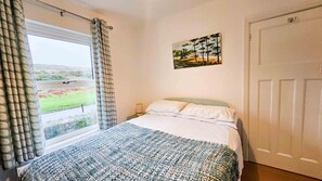 Iron/ironing board, WiFi, bed sheets - BrynView - 3 Bedroom Holiday Home - Reynoldston (Swansea)