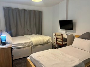 熨斗/熨衫板、Wi-Fi、床單