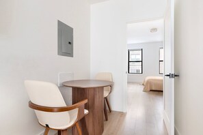 2 bedrooms, iron/ironing board, WiFi, bed sheets - Blueground | Midtown East, washer/dryer, nr UN (New York)
