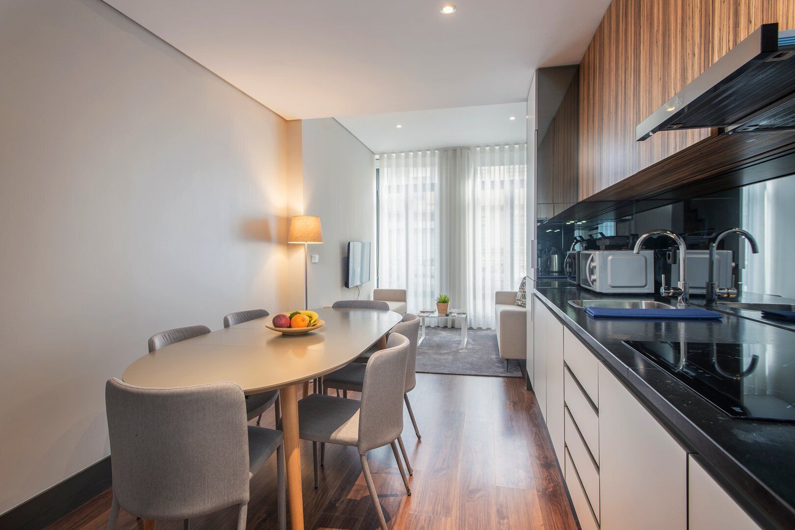 Refrigerador, microondas, lavavajillas, cafetera/tetera