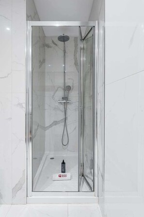 Shower, hair dryer, towels - GuestReady - Ideal Porto stay near Trindade 1st (Porto)