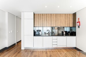 Fridge, microwave, dishwasher, coffee/tea maker - GuestReady - Ideal Porto stay near Trindade 1st (Porto)