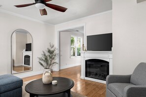 TV, fireplace - Bungalow Blue- Steps to Restaurants, Parks, Etc!! (Chico)