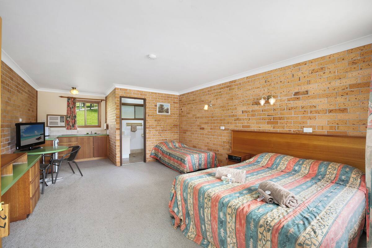 Deluxe Triple Room, River View | Iron/ironing board (on request), WiFi (free)